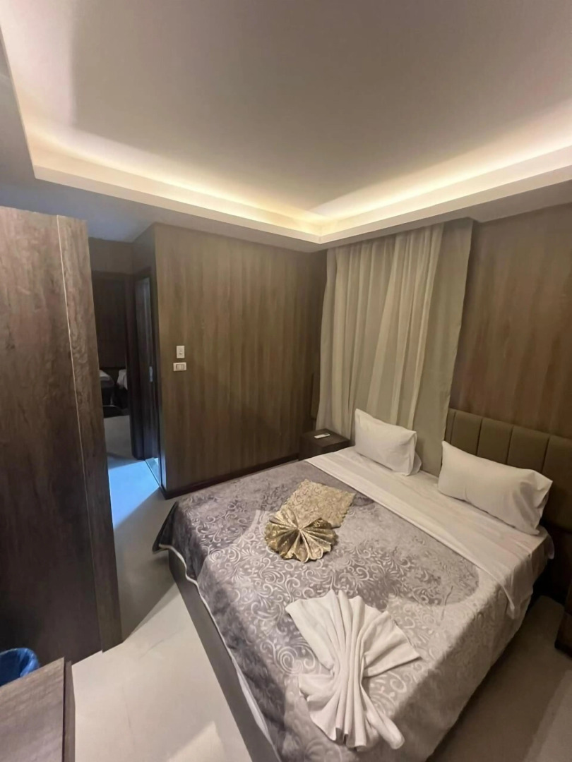 Rotana Palace Suites