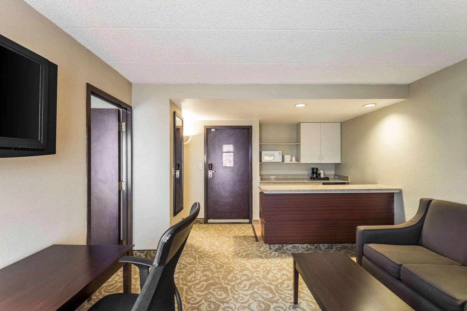 Quality Suites Milwaukee Airport