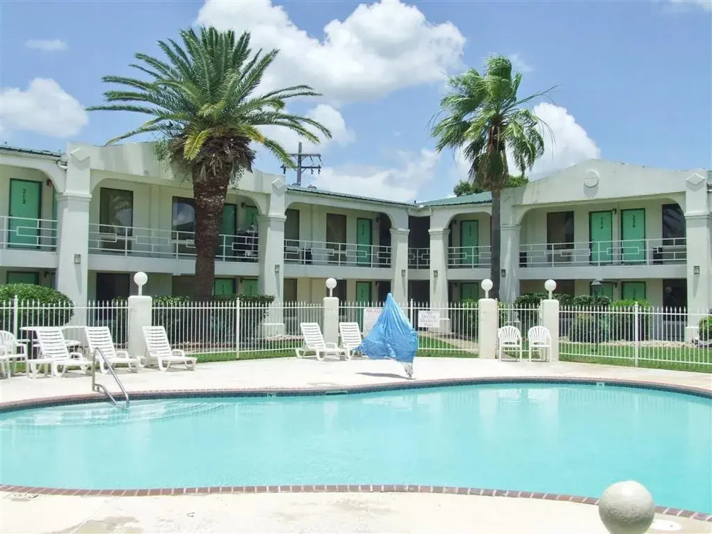 Americas Best Value Inn - Beaumont / I-10