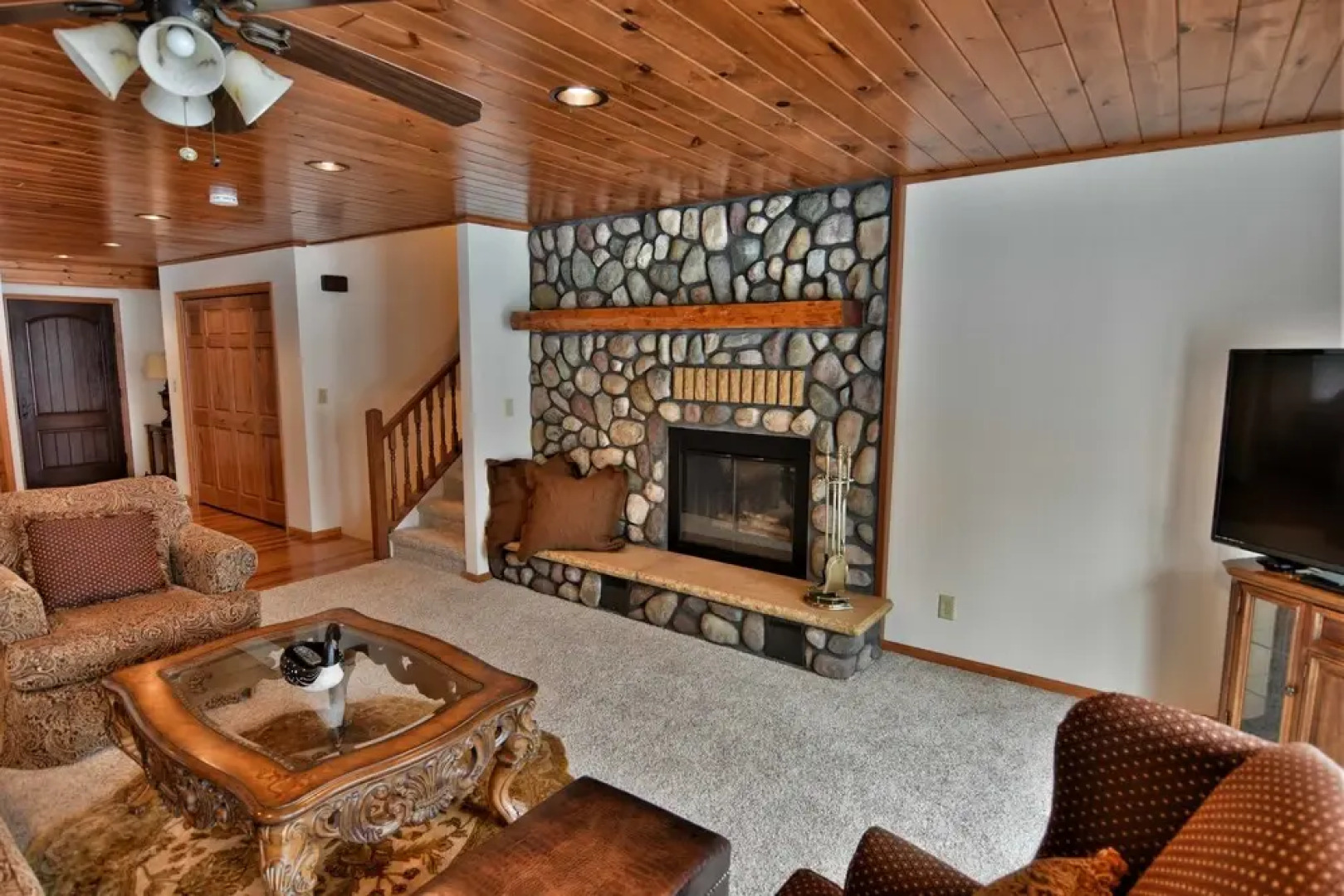 Peace Of Mind On Namakagon 5 Bedroom Hotel Room by RedAwning