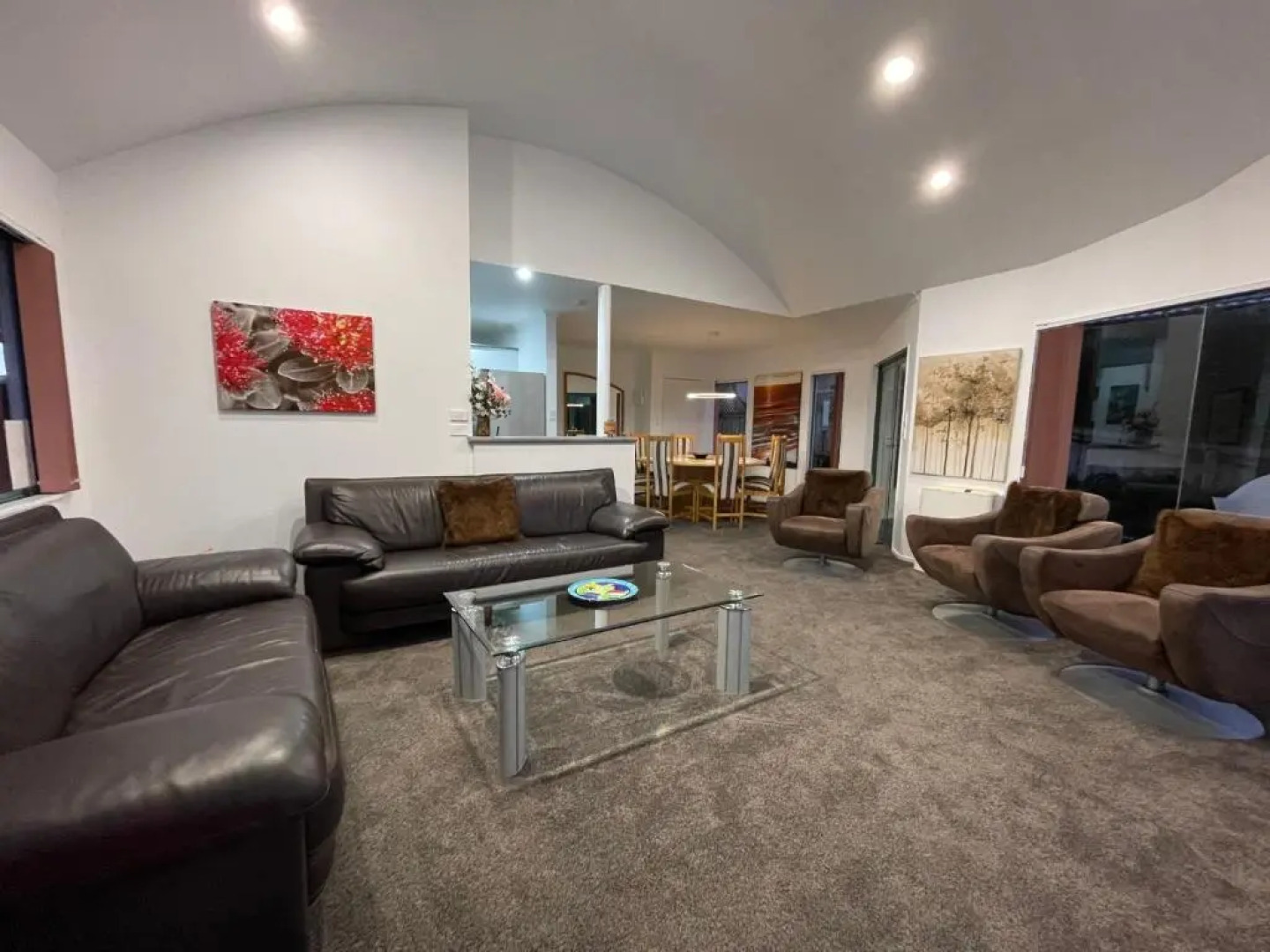 Luxury Home Next to Ocean and Walkway