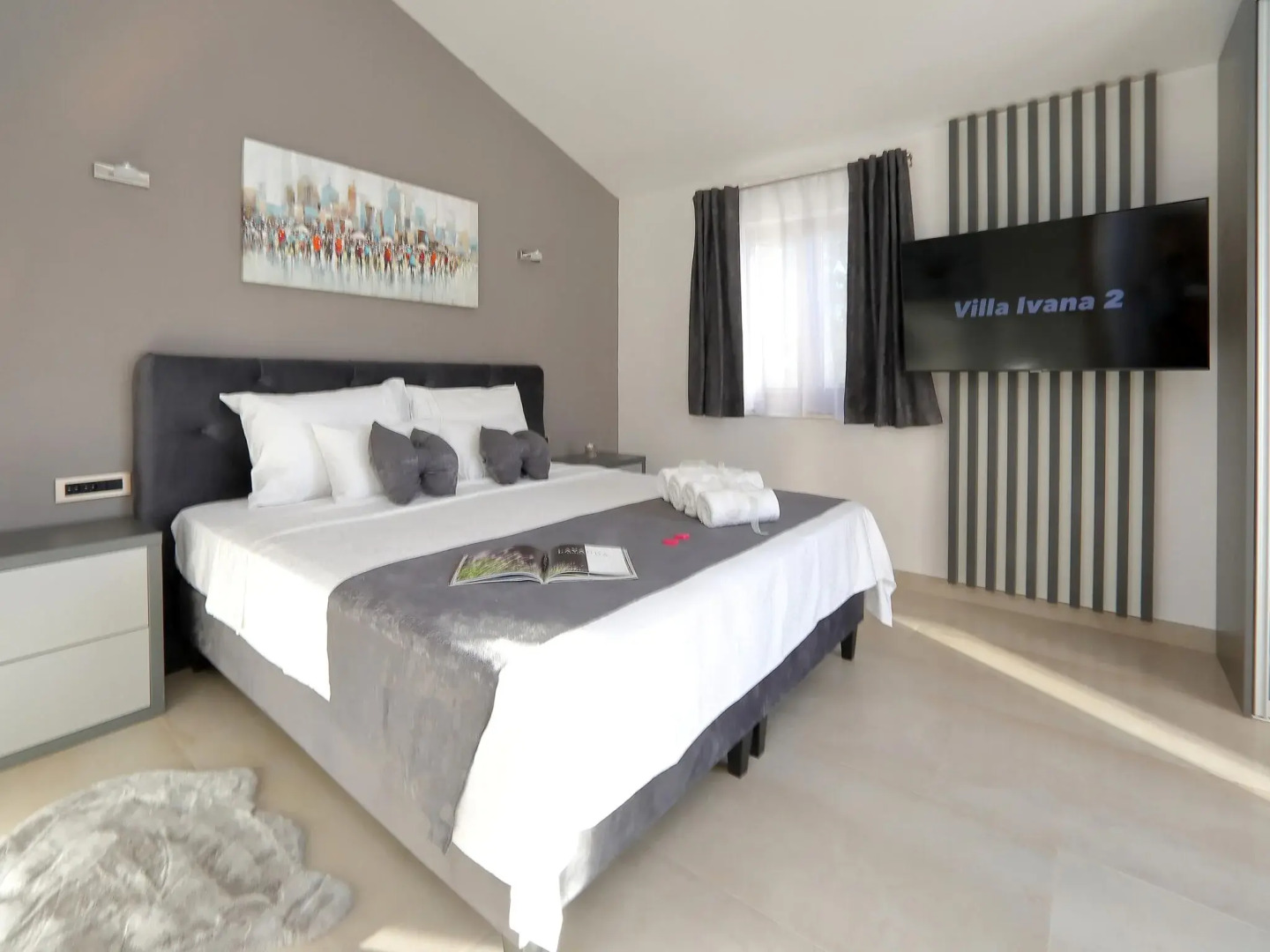 Amazing villa with pool and sea view surrounded by nature