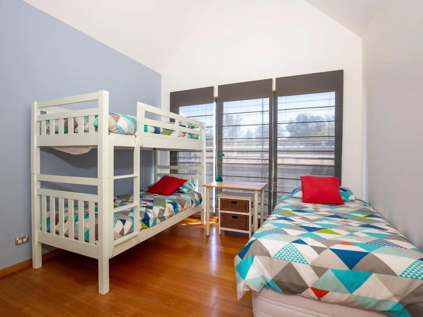 Illaroo I Absolute Waterfront with Spa