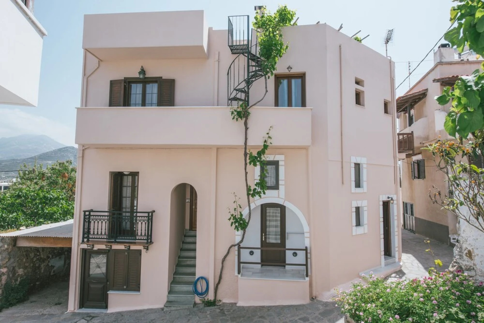 Thymianos Apartments