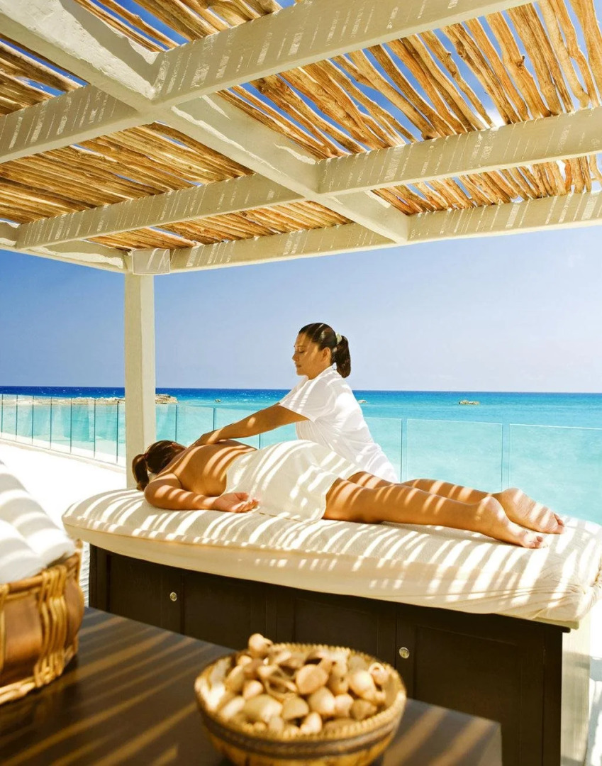 Krystal Grand Cancun