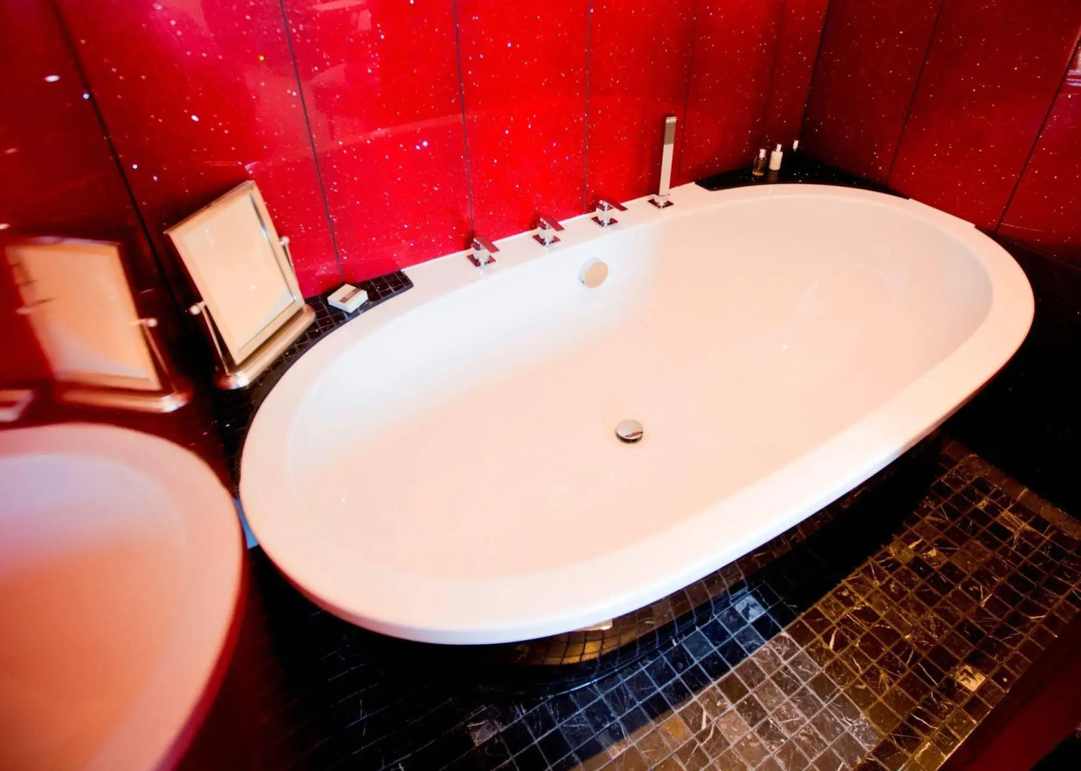 Buccleuch and Queensberry Arms Hotel