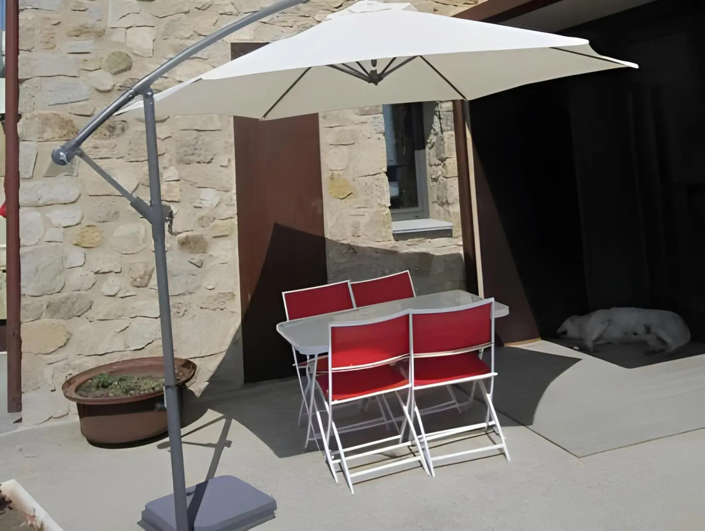 Restaurante y Alojamiento Can Mach