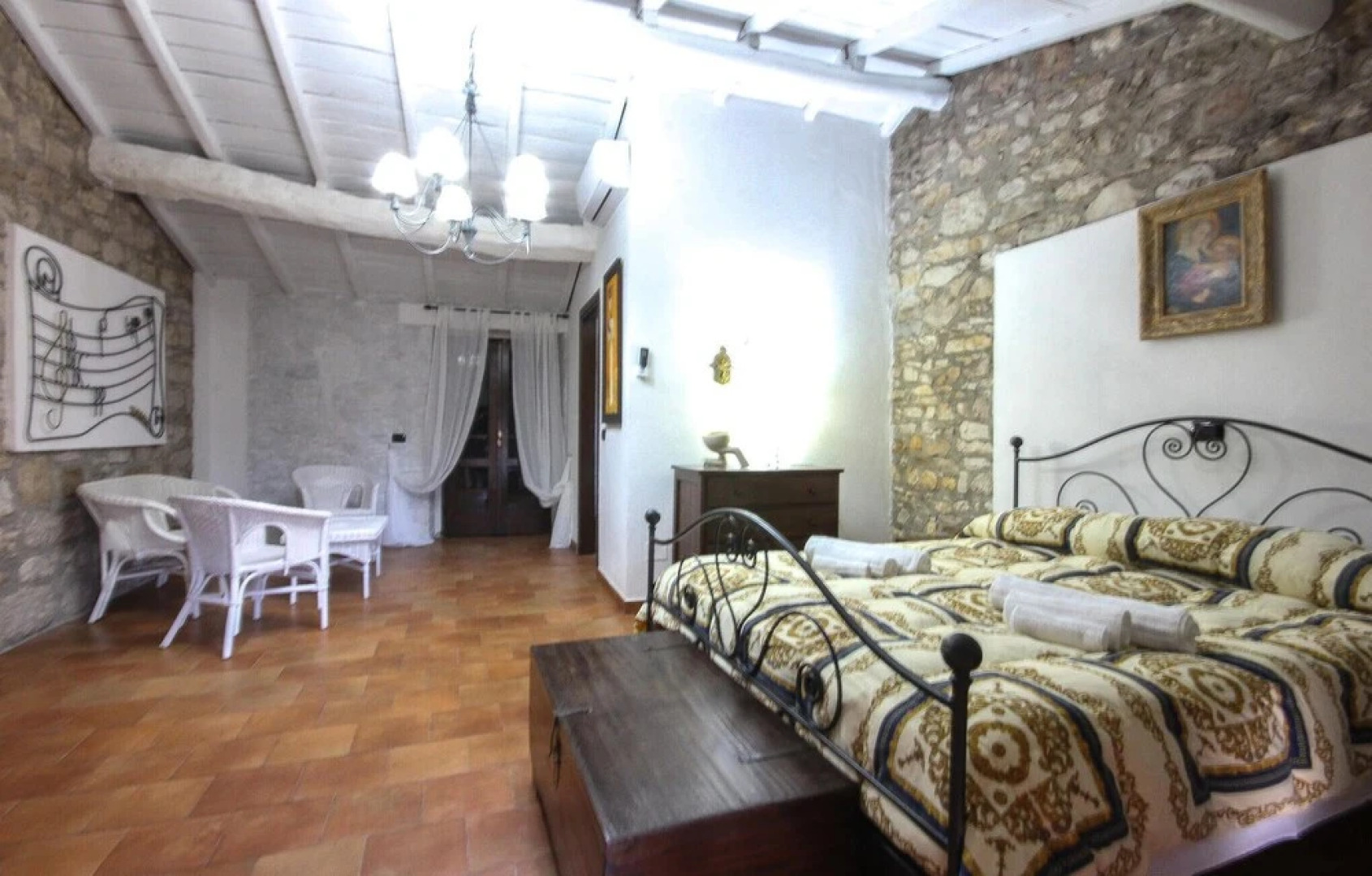 Amazing Home in Fragneto Monforte With Wifi, Private Swimming Pool and 4 Bedrooms