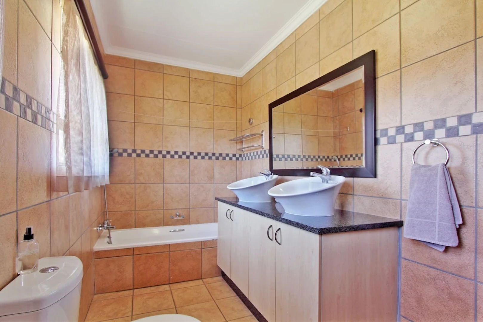 Monateng Safari Lodge