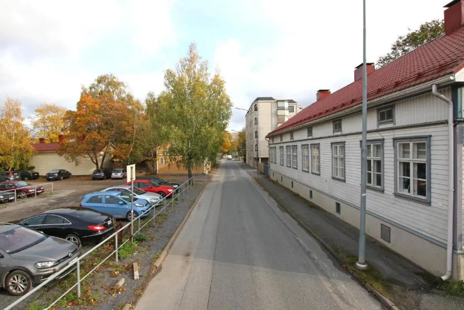 Idyllic central wooden house apartment