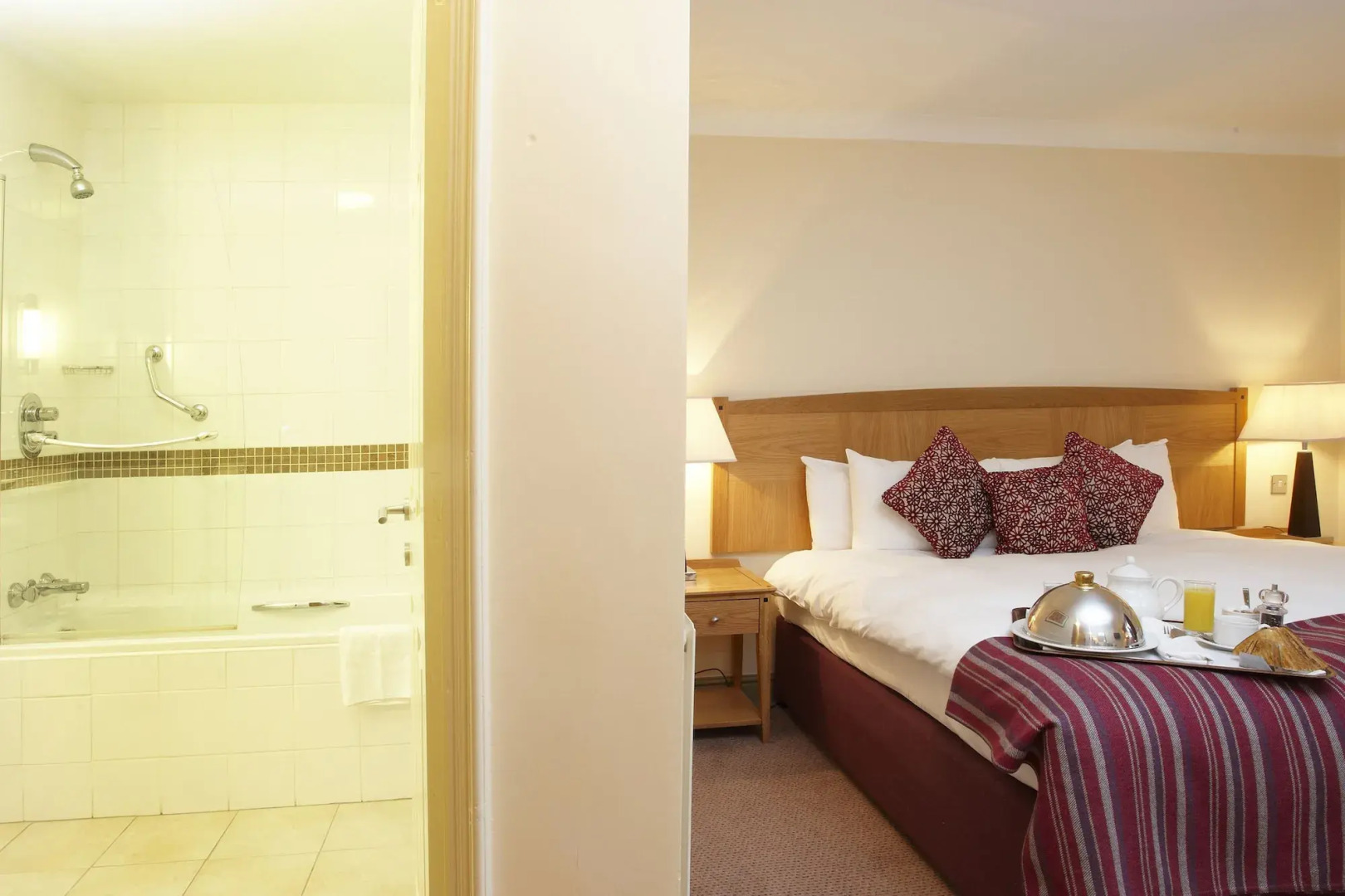 The Kingfisher Pub and Hotel