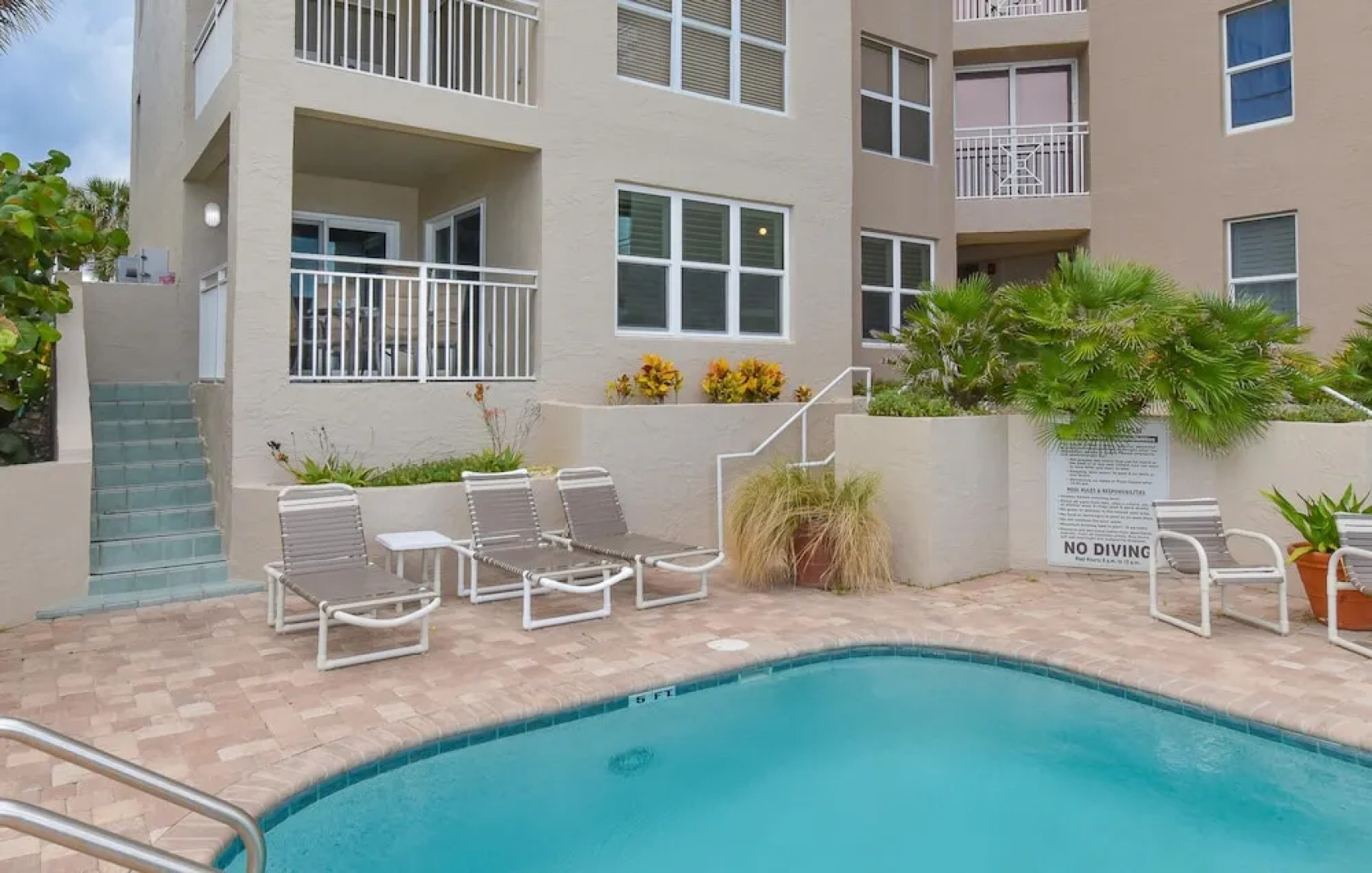 Beachfront Palm House - Walk Right out to the Pool Beach Access - Ph1b