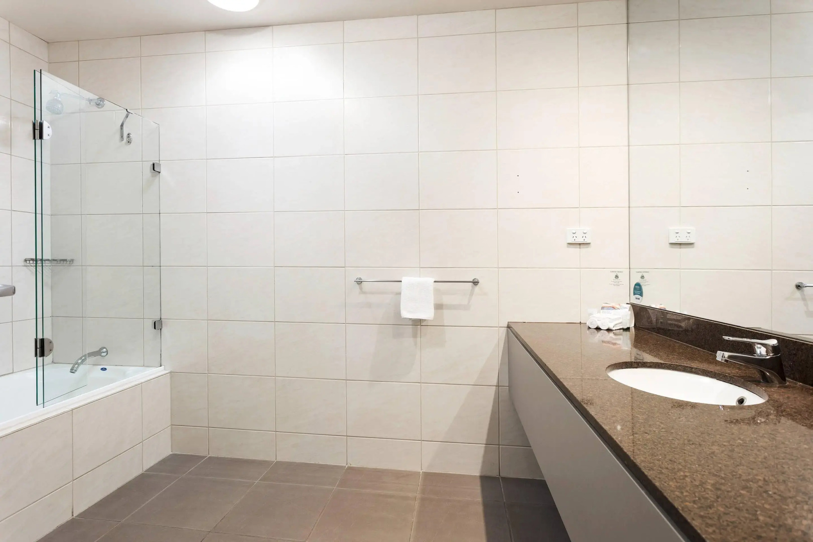 Bayside Geelong Hotel & Apartments, an Ascend Collection Hotel