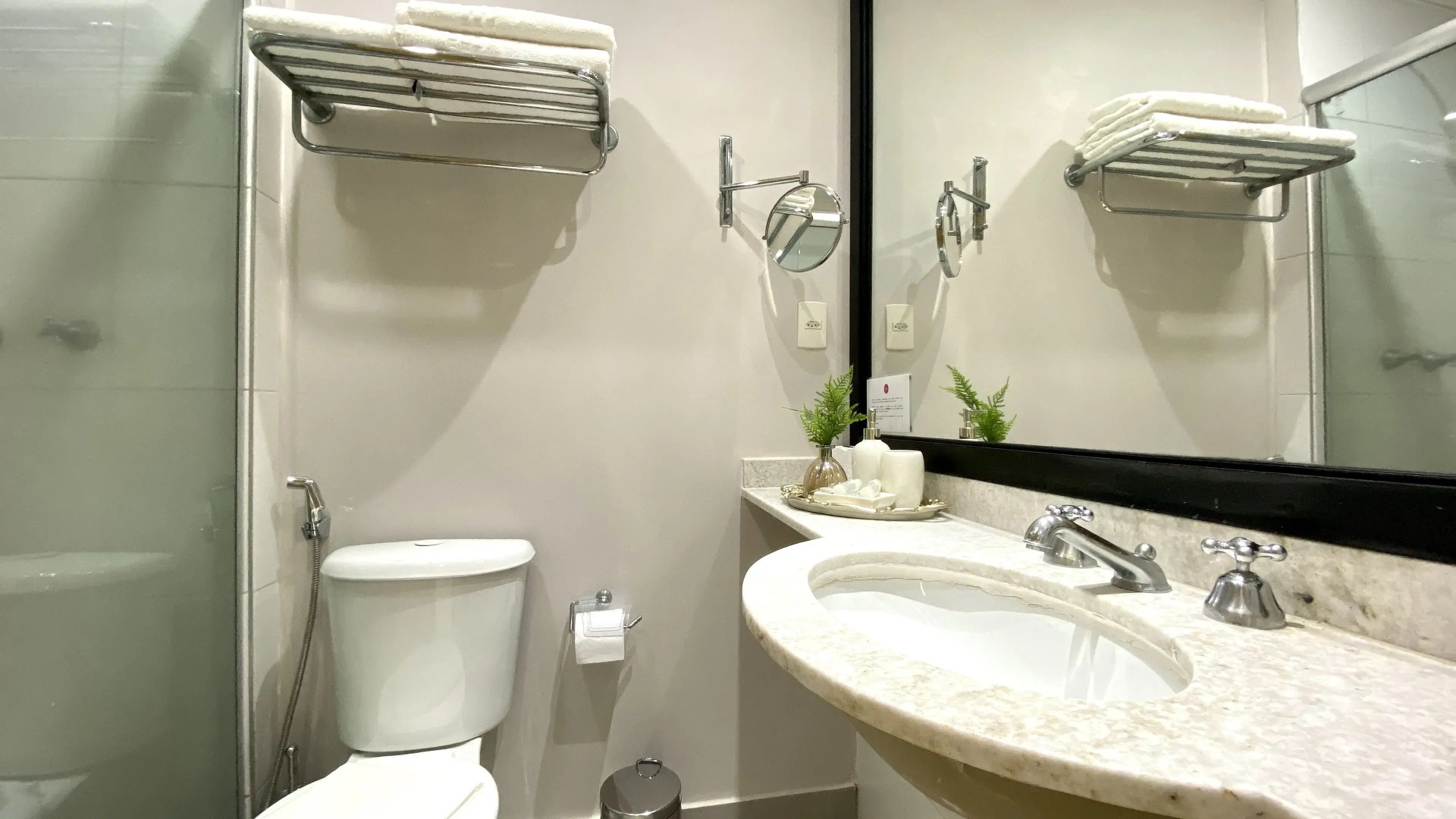 SLR - Essential GRU Airport By Anora Spaces