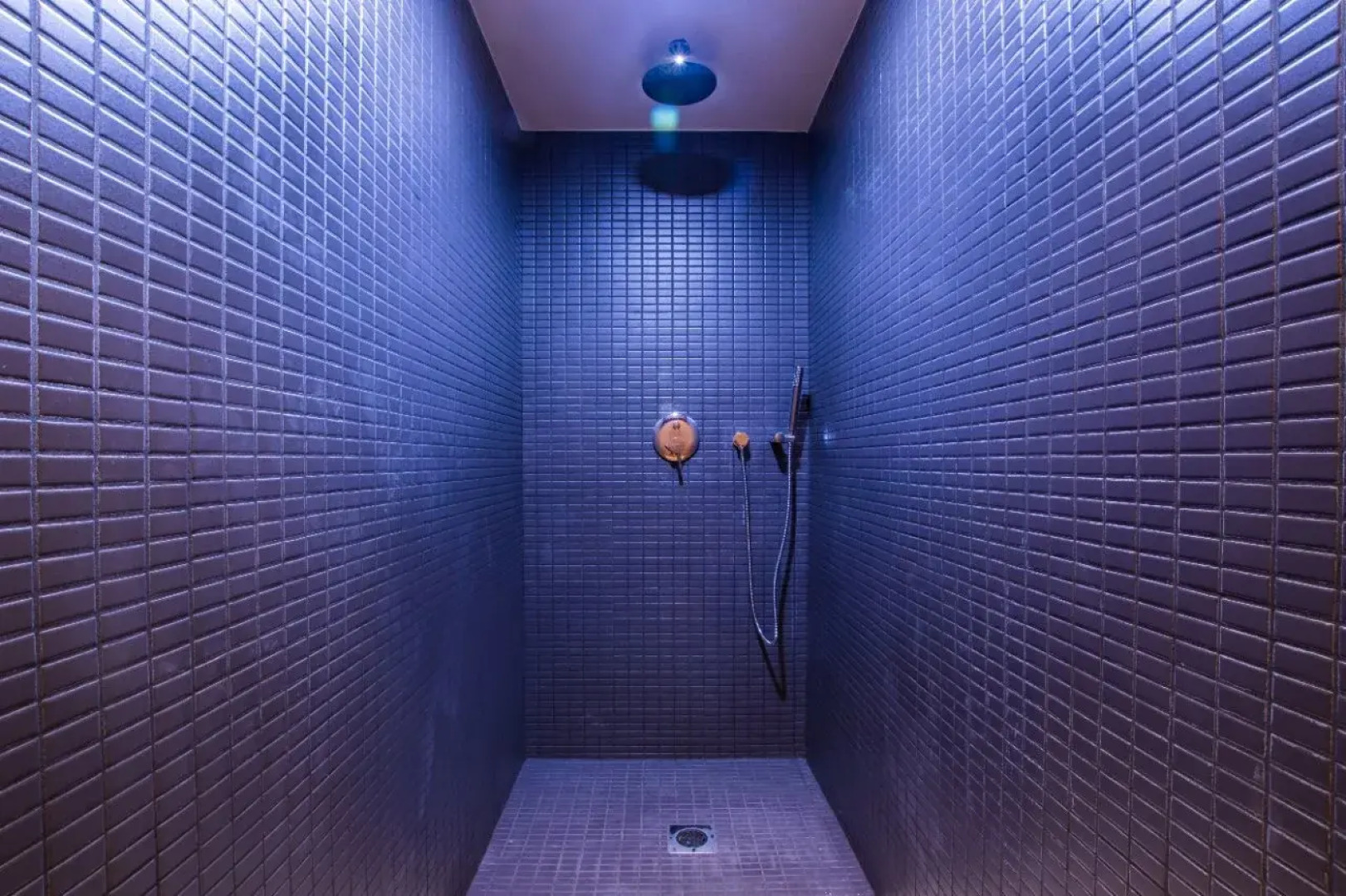 Parasol Luxury Hotel & Suites