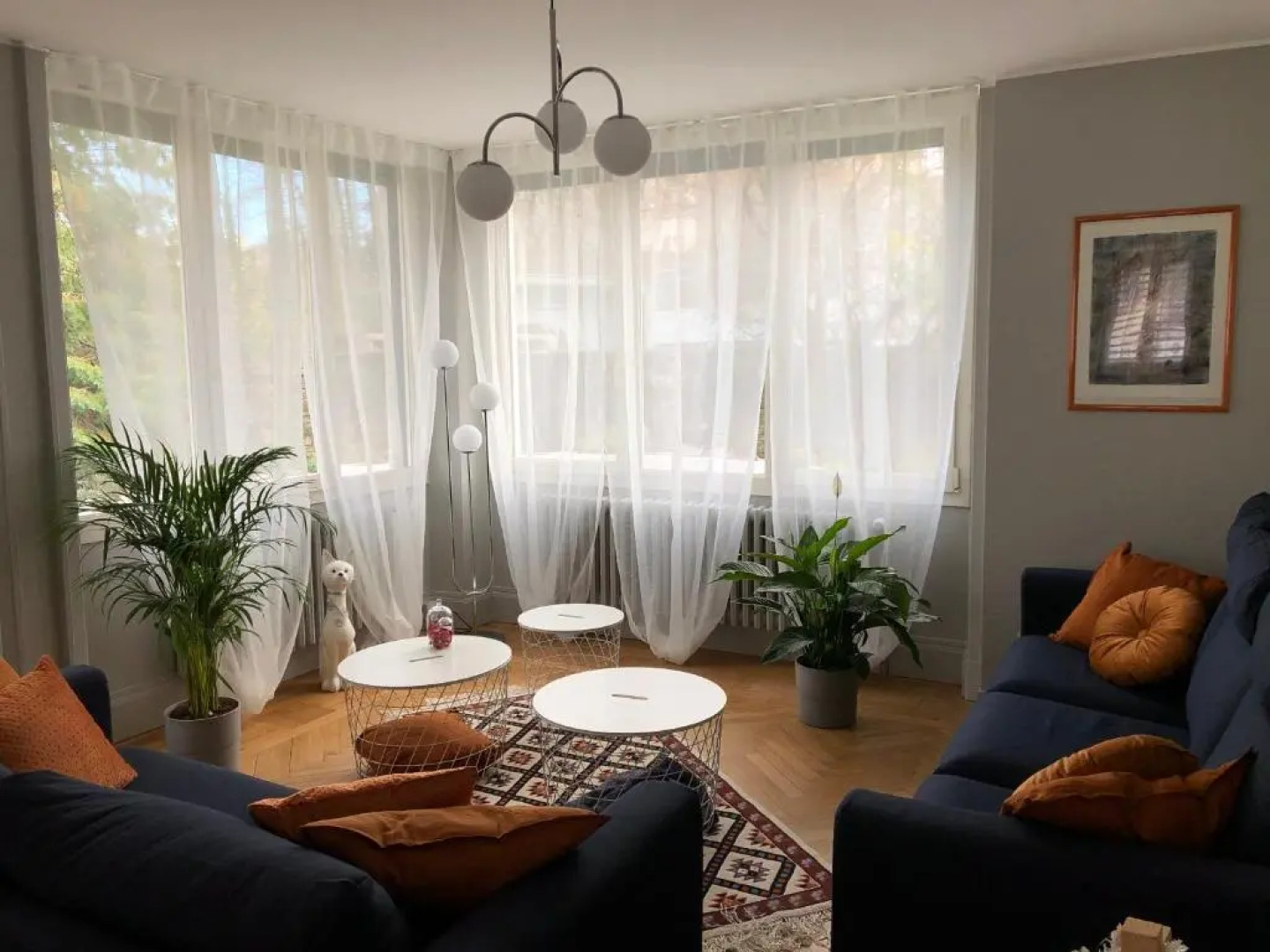 La Maison, 4 appartements 3 étoiles climatisés au centre ville avec jardin proche du Parc et des Thermes