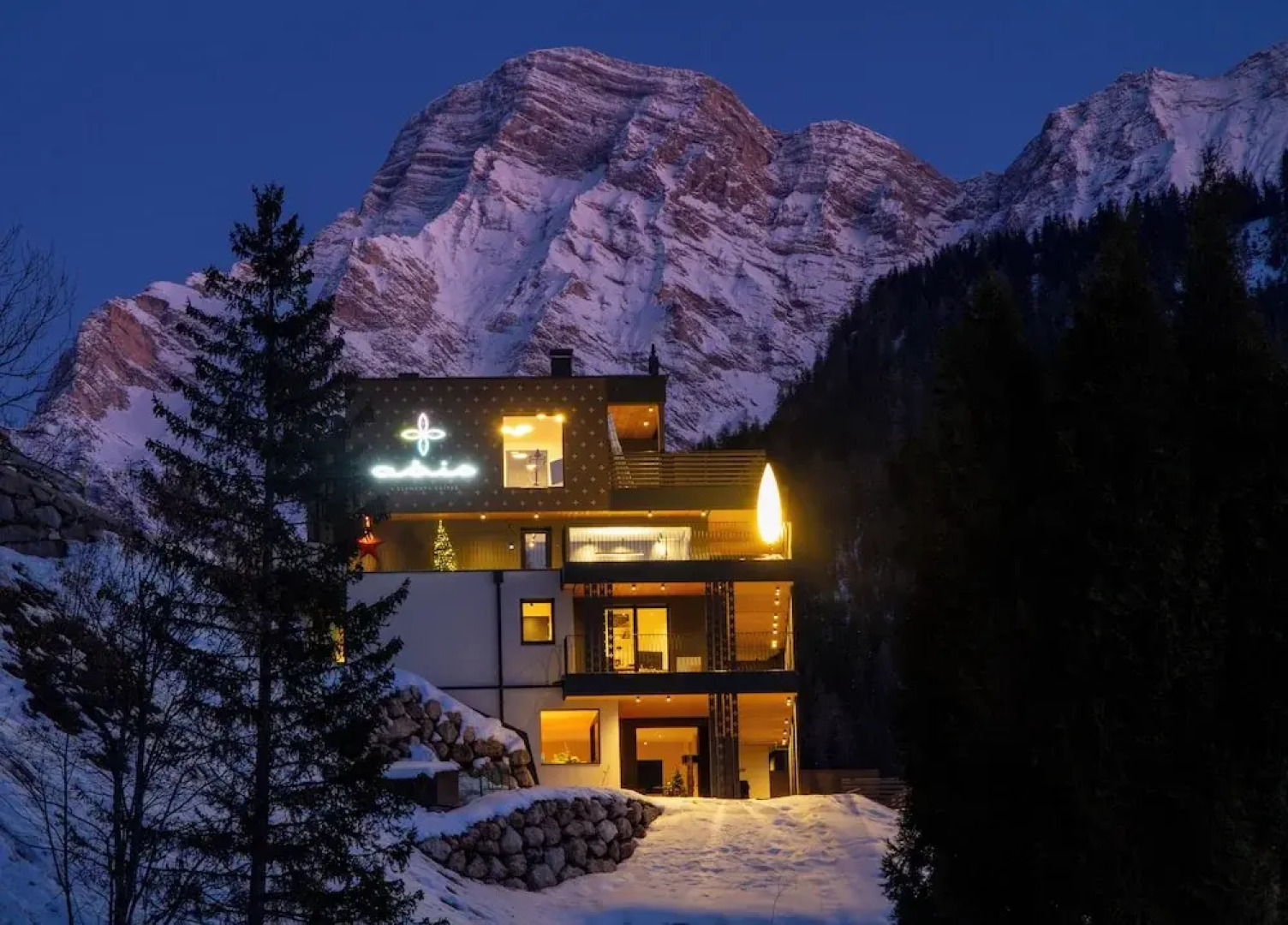 Aois 4 Elements suits