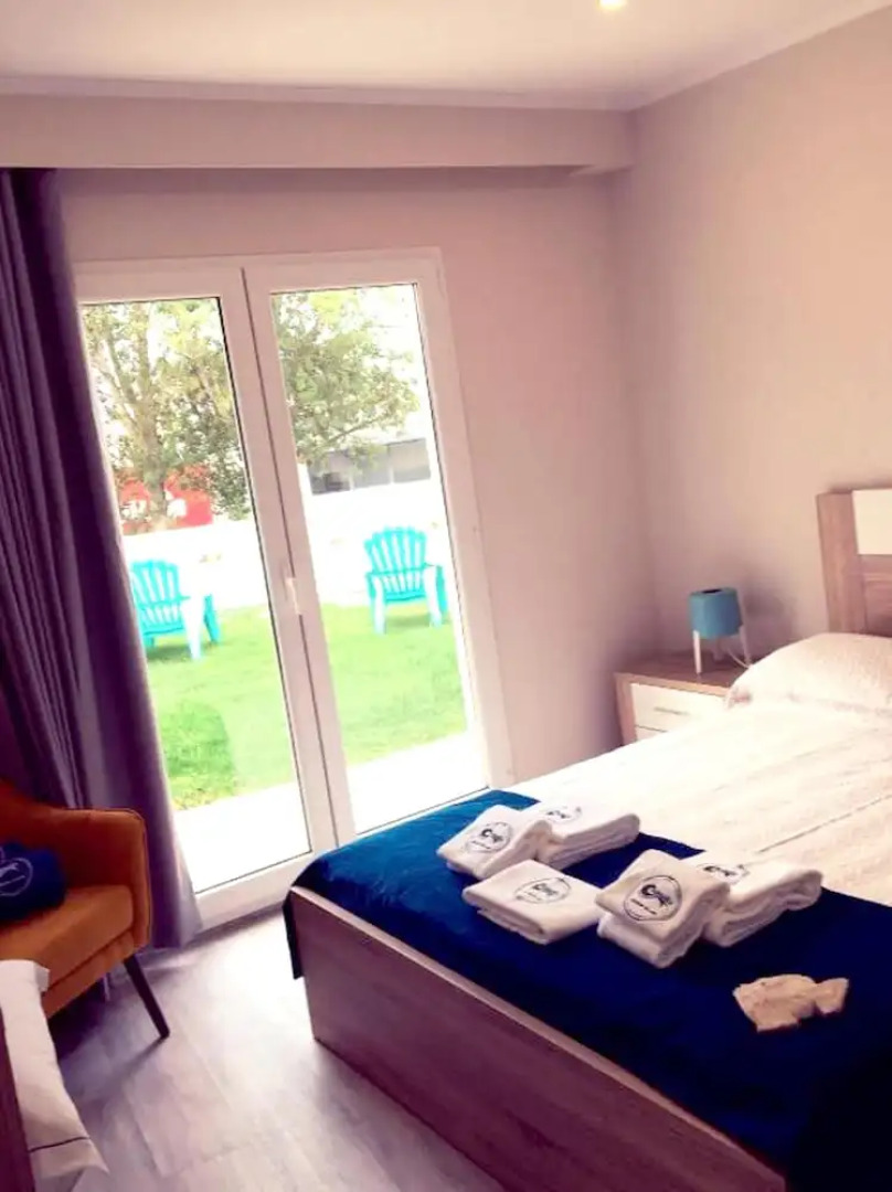 House With one Bedroom in Atalaia, With Shared Pool, Enclosed Garden and Wifi Near the Beach