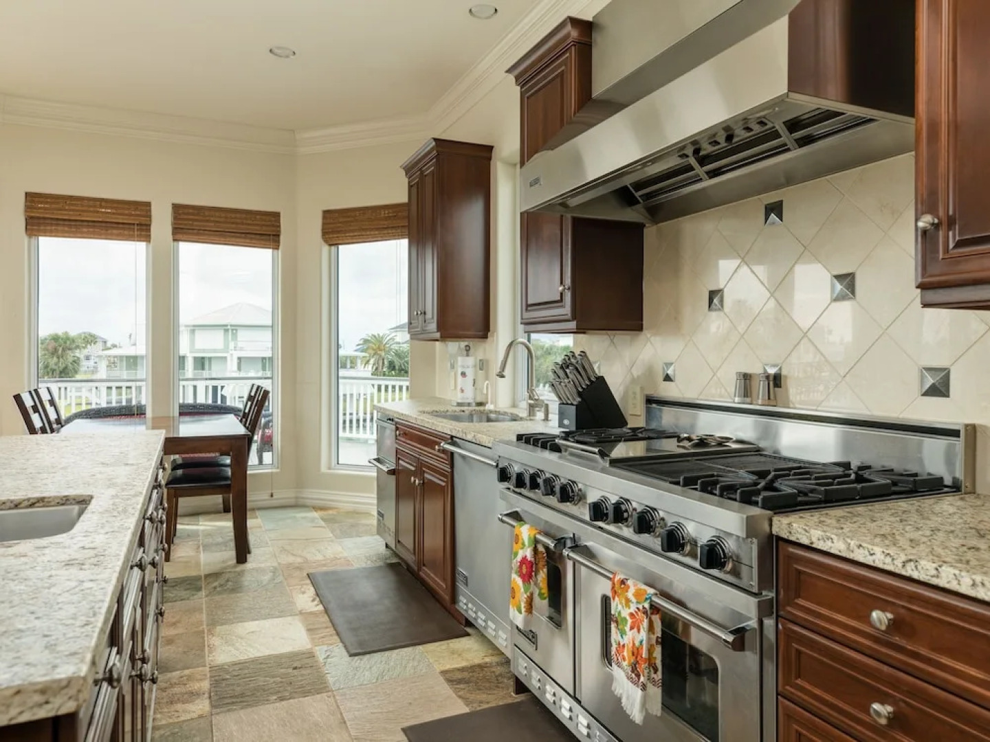 4121 West Bayside Way Home