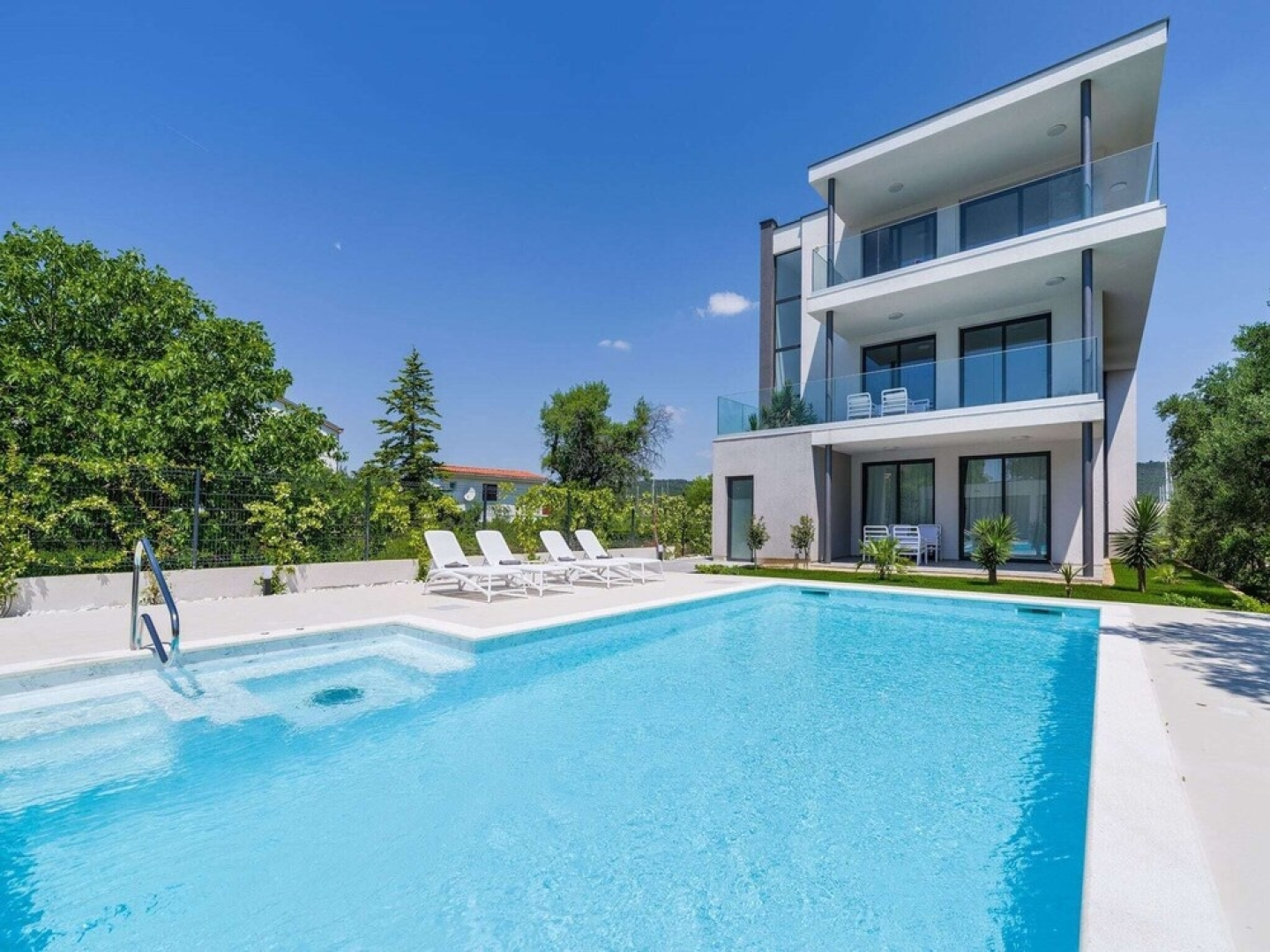 Charming Apartment in Bibinje With Private Balcony