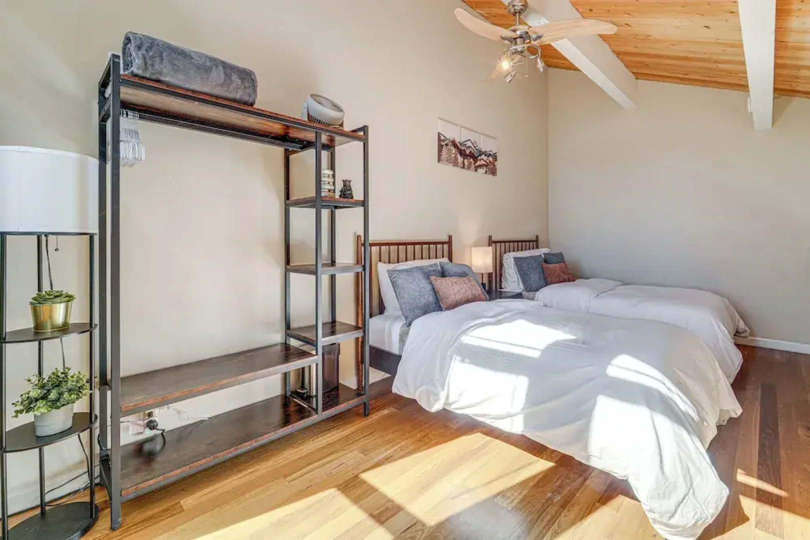 5 Mi to Northstar: 'bear Den' Home w/ Decks!