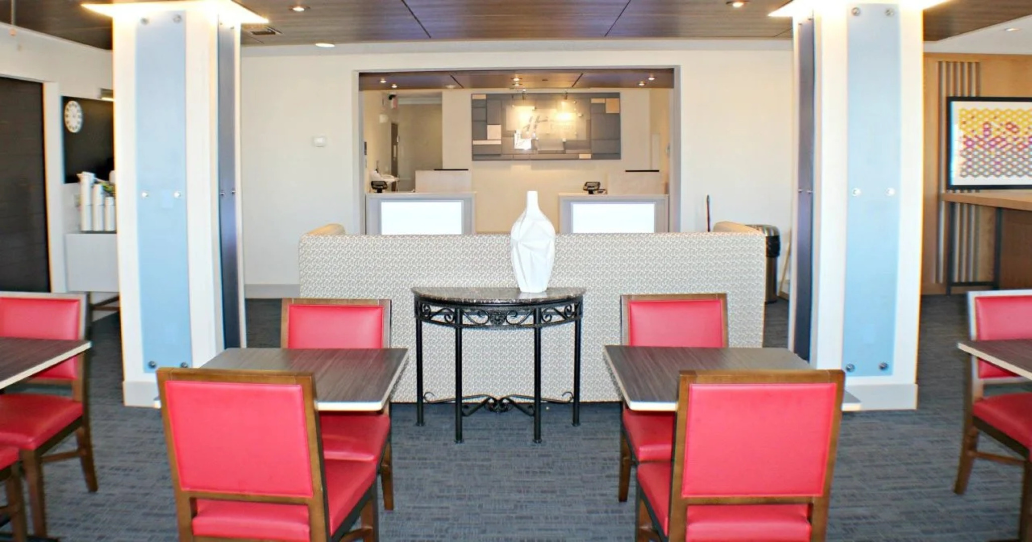 Holiday Inn Express & Suites Plainview by IHG