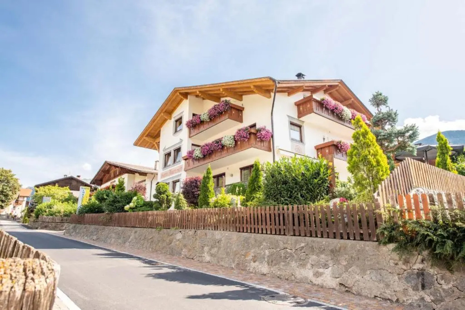 Garni Appartements Almrausch