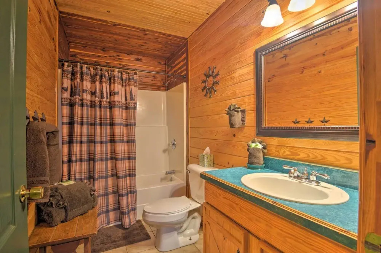 Hochatown Hideaway w/ Hot Tub, Grill & Fire Pit!