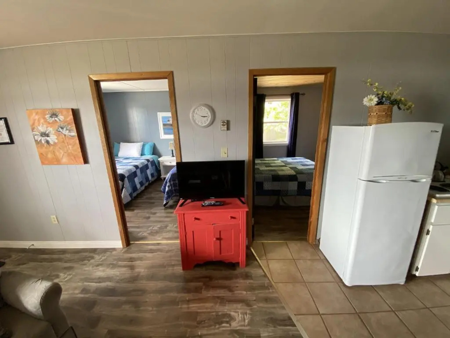 The Pines Motel and Cottages