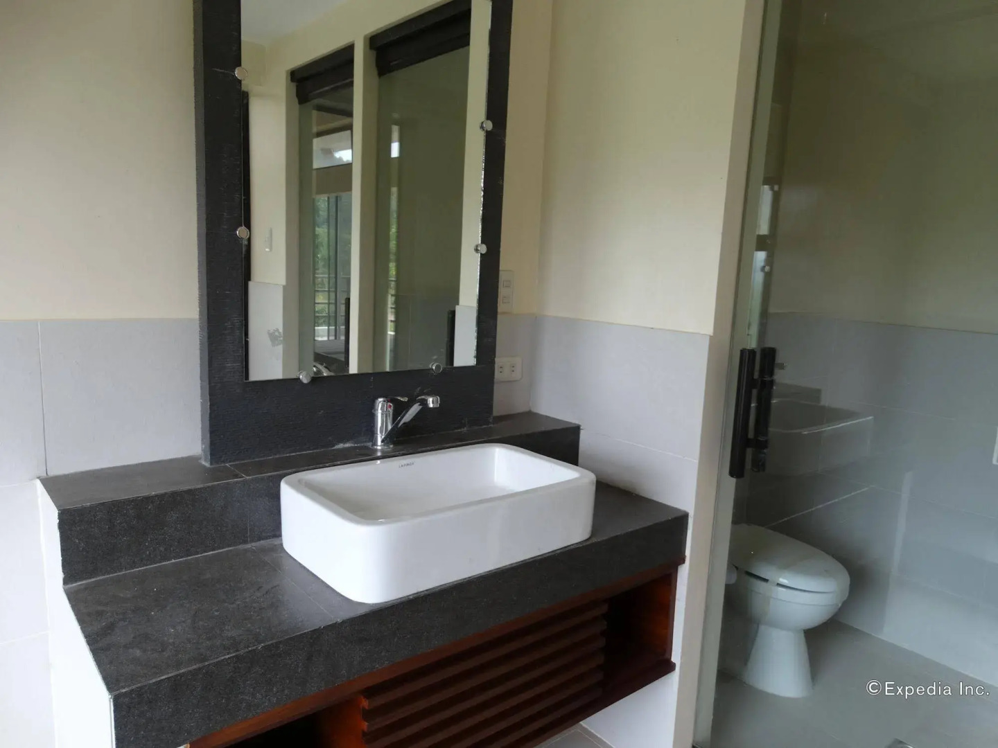 Sheridan Organic Farm and Eco Village