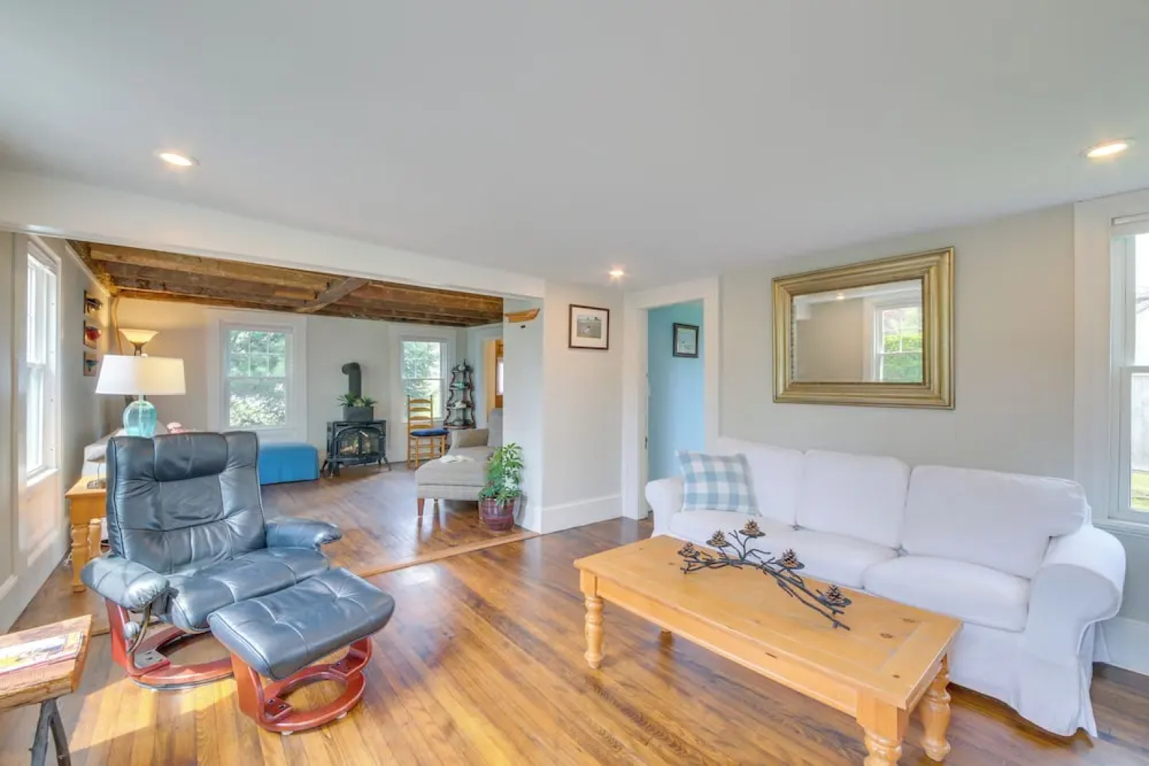 Rockland Home w/ Deck 5 Mins to Historic Downtown!