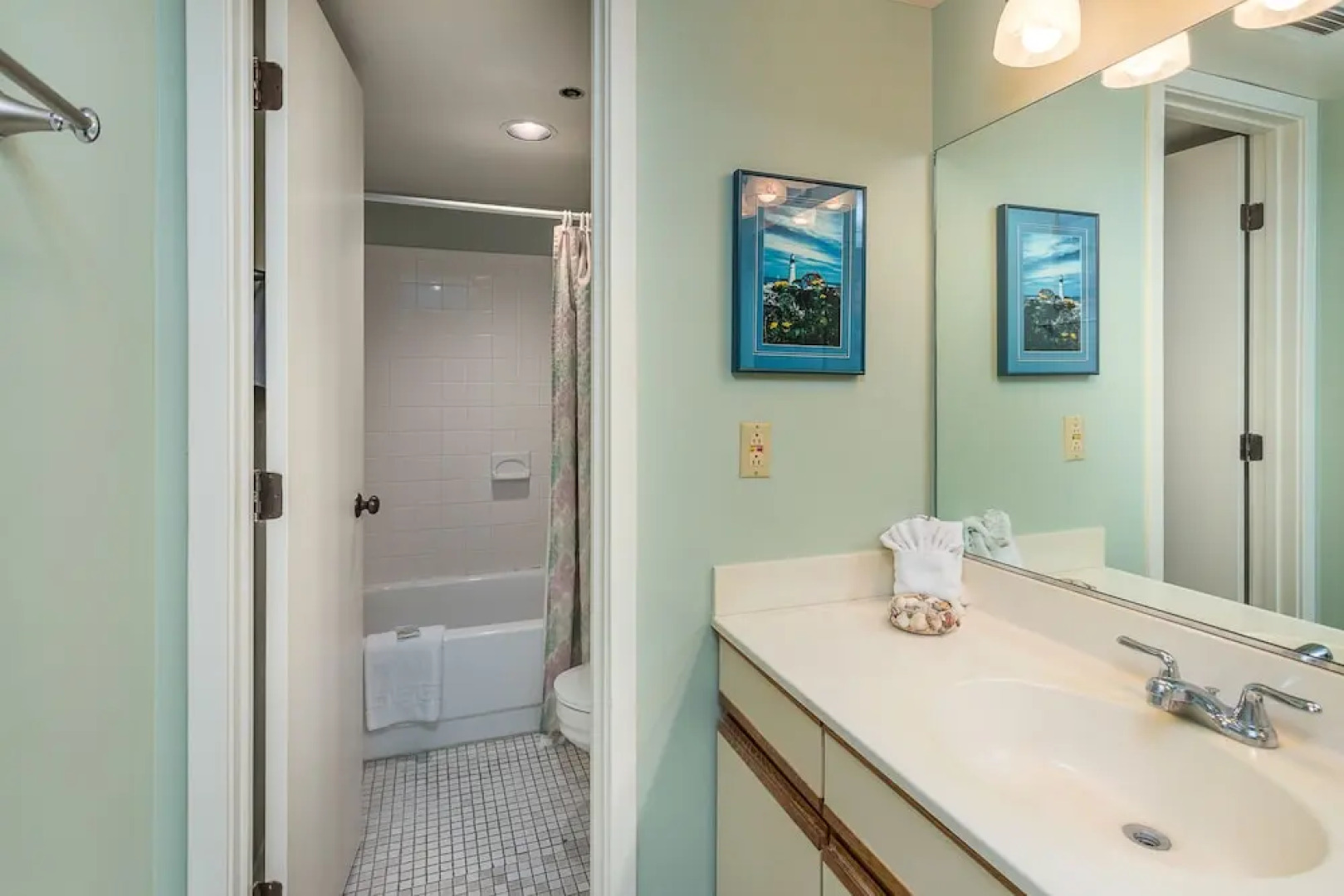 Hodnett Cooper's Beach Club