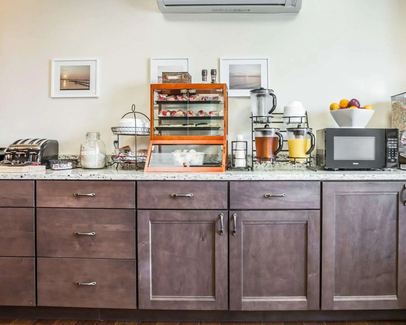 Island Inn & Suites, an Ascend Collection Hotel