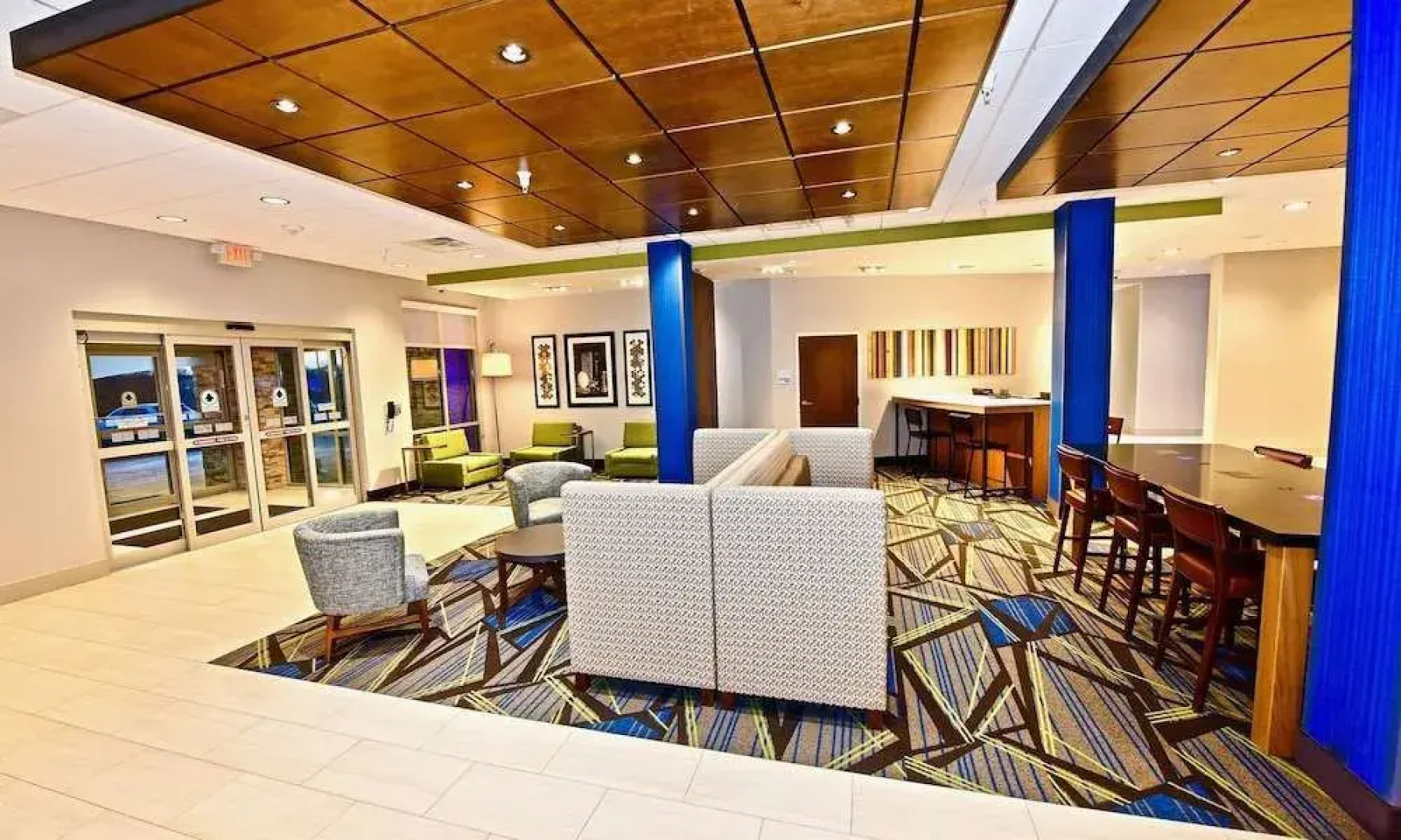 Holiday Inn Express & Suites Perryville I-55