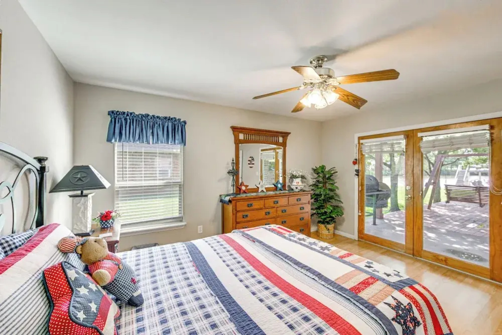 Rhodes Retreat w/ Dock on Cedar Creek Lake!