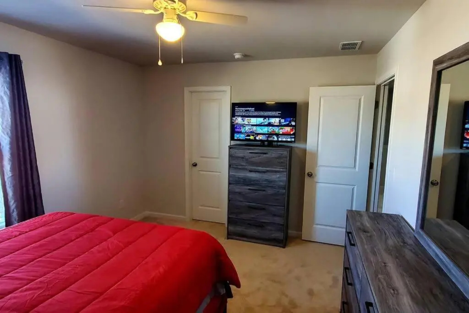 New 3 Bedroom Home w/ tons of amenities & parking.