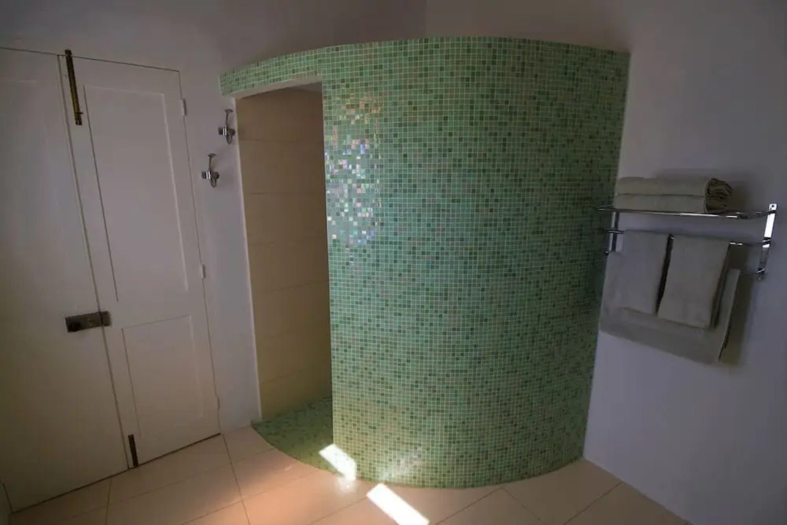 Stylish and characterful townhouse - views, A/C