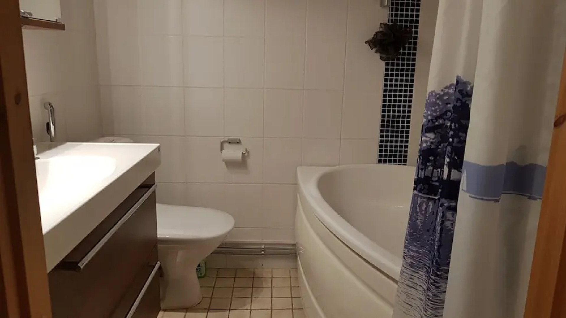 Tallitalo - Garage House