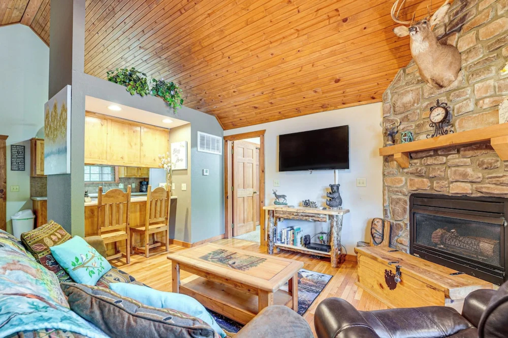 Branson West Family Cabin Near PGA Golf Course!