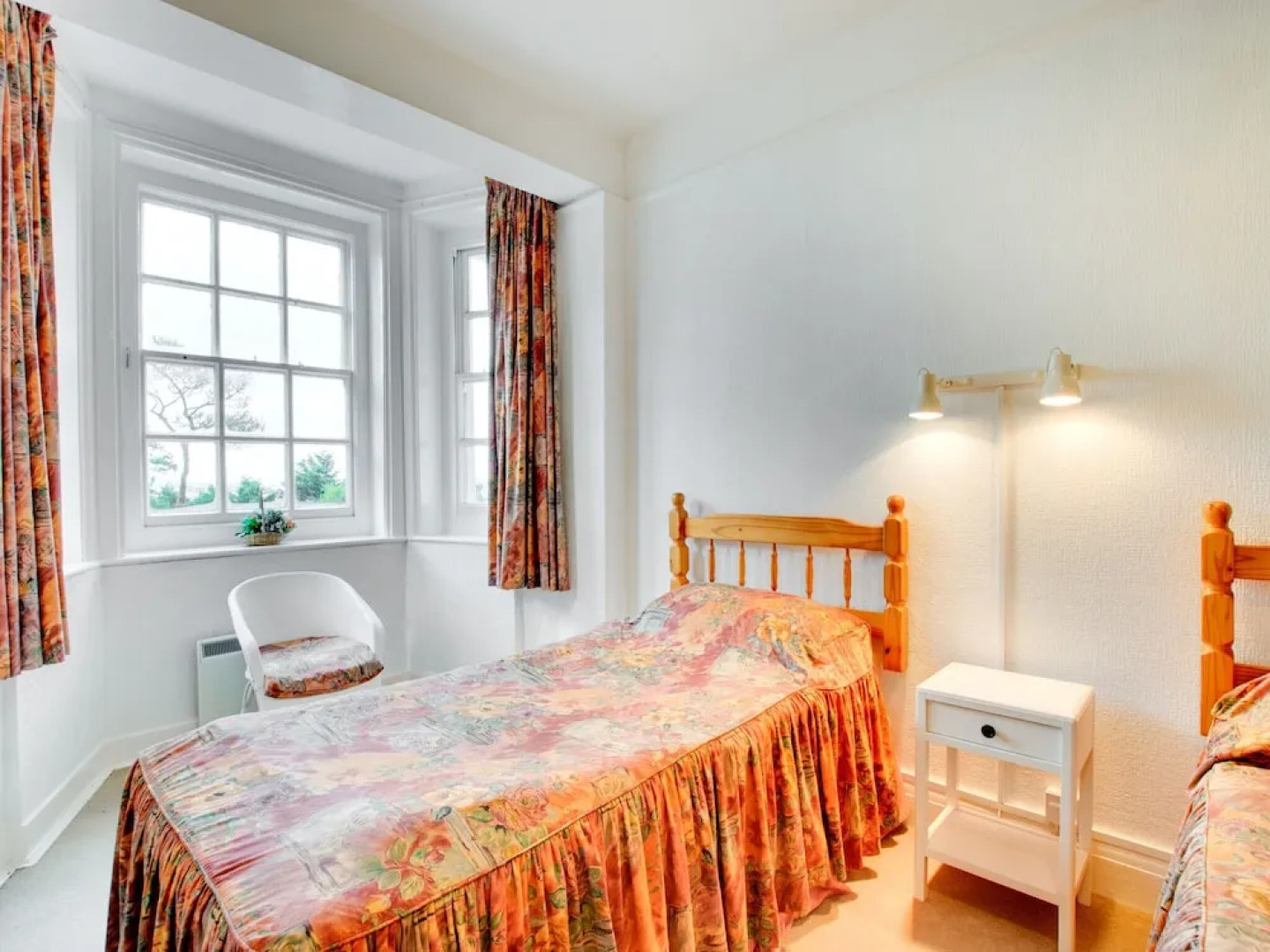 Modern Apartment in Tenby With Swimming Pool