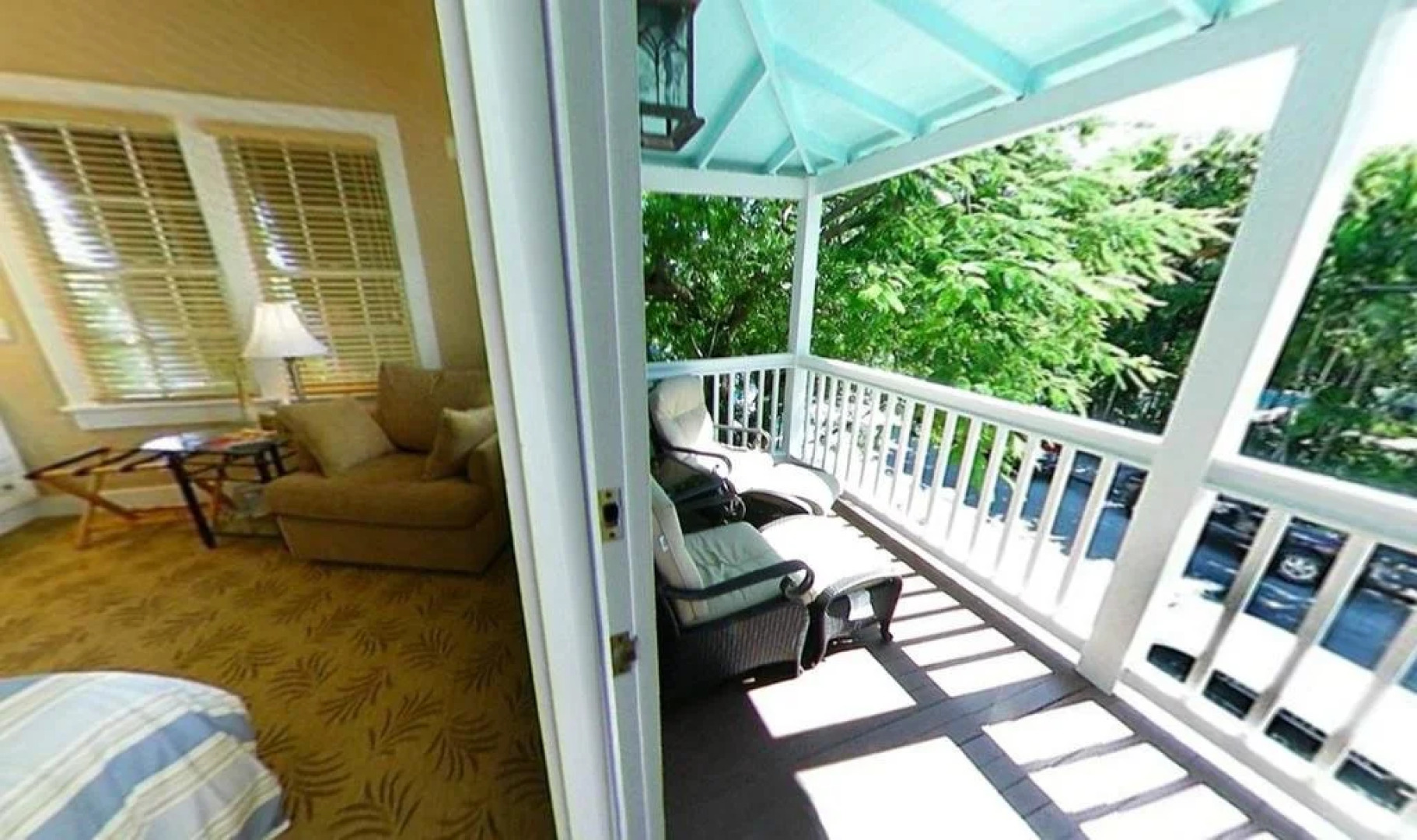 The Porch on Frances Inn