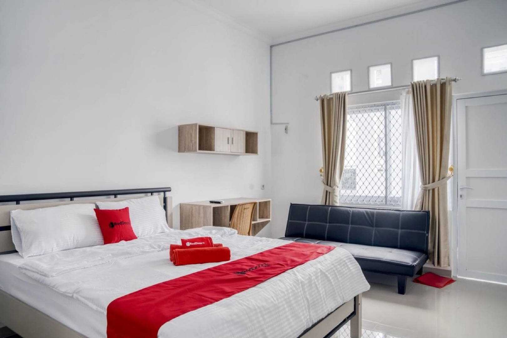 RedDoorz near Exit Toll Bogor