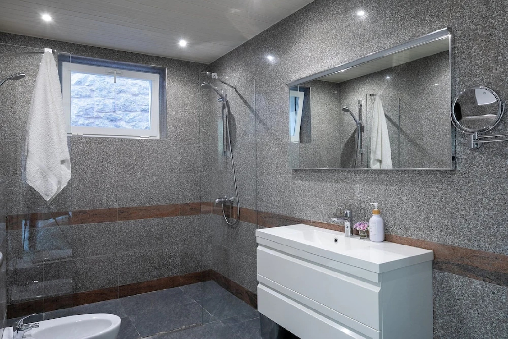 Stone Houses Dingač