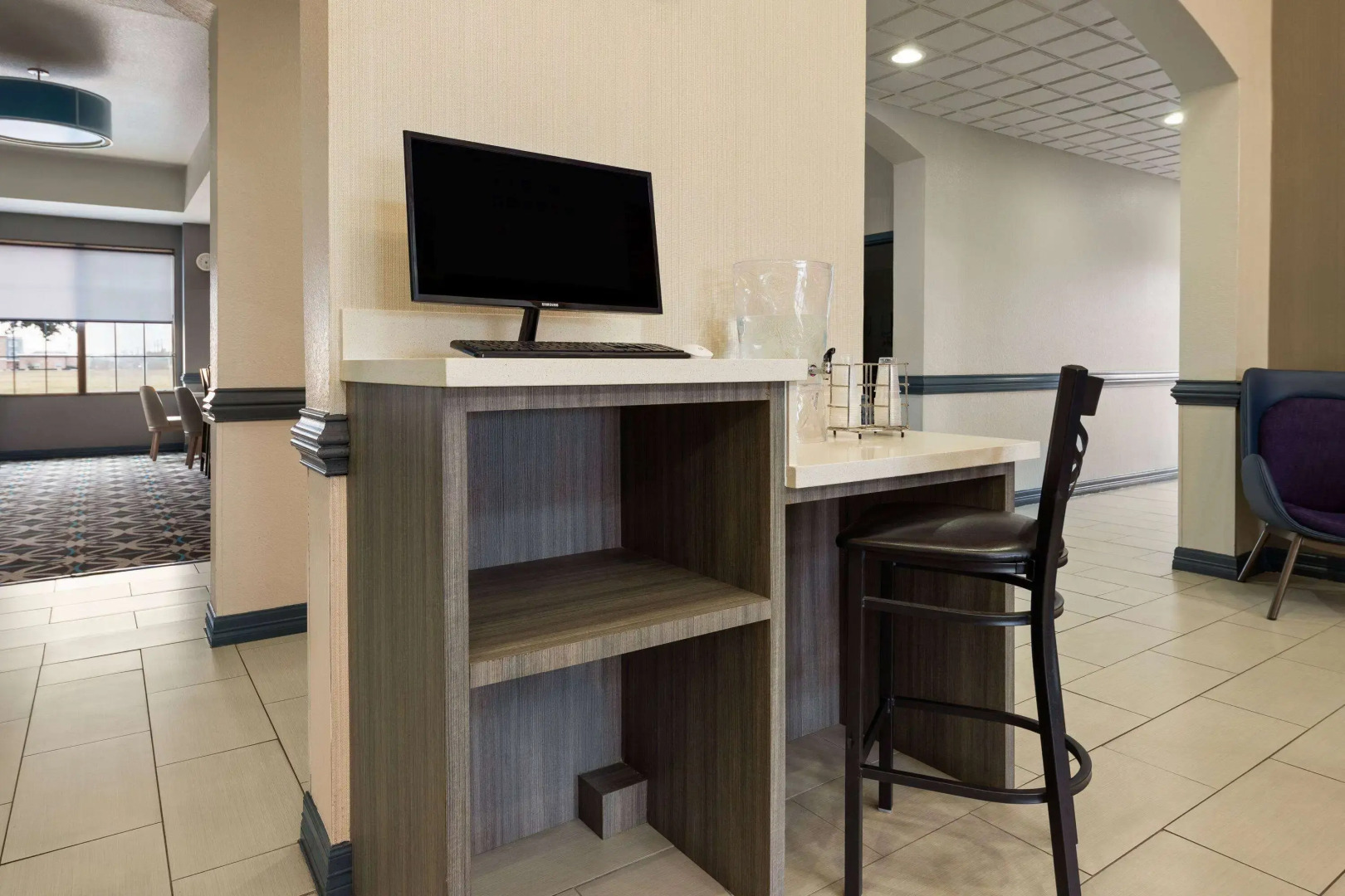 La Quinta Inn & Suites by Wyndham Ft. Worth - Forest Hill TX