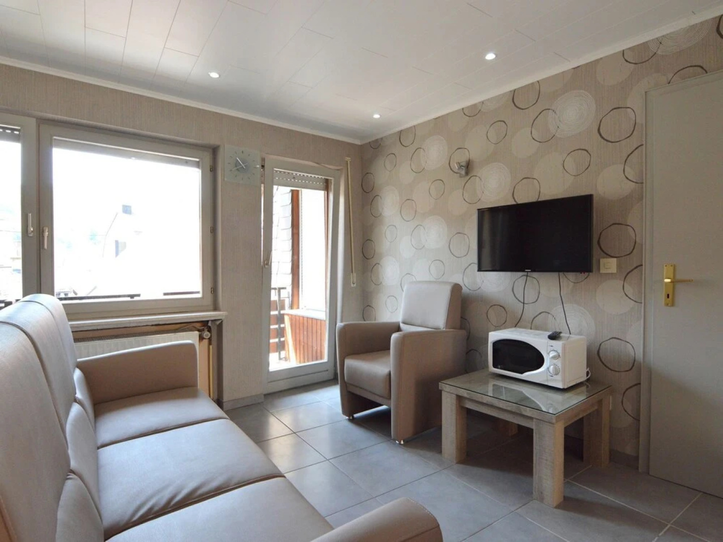 Modern and Comfortable Apartment Close to the Mosel, Shops and Restaurants