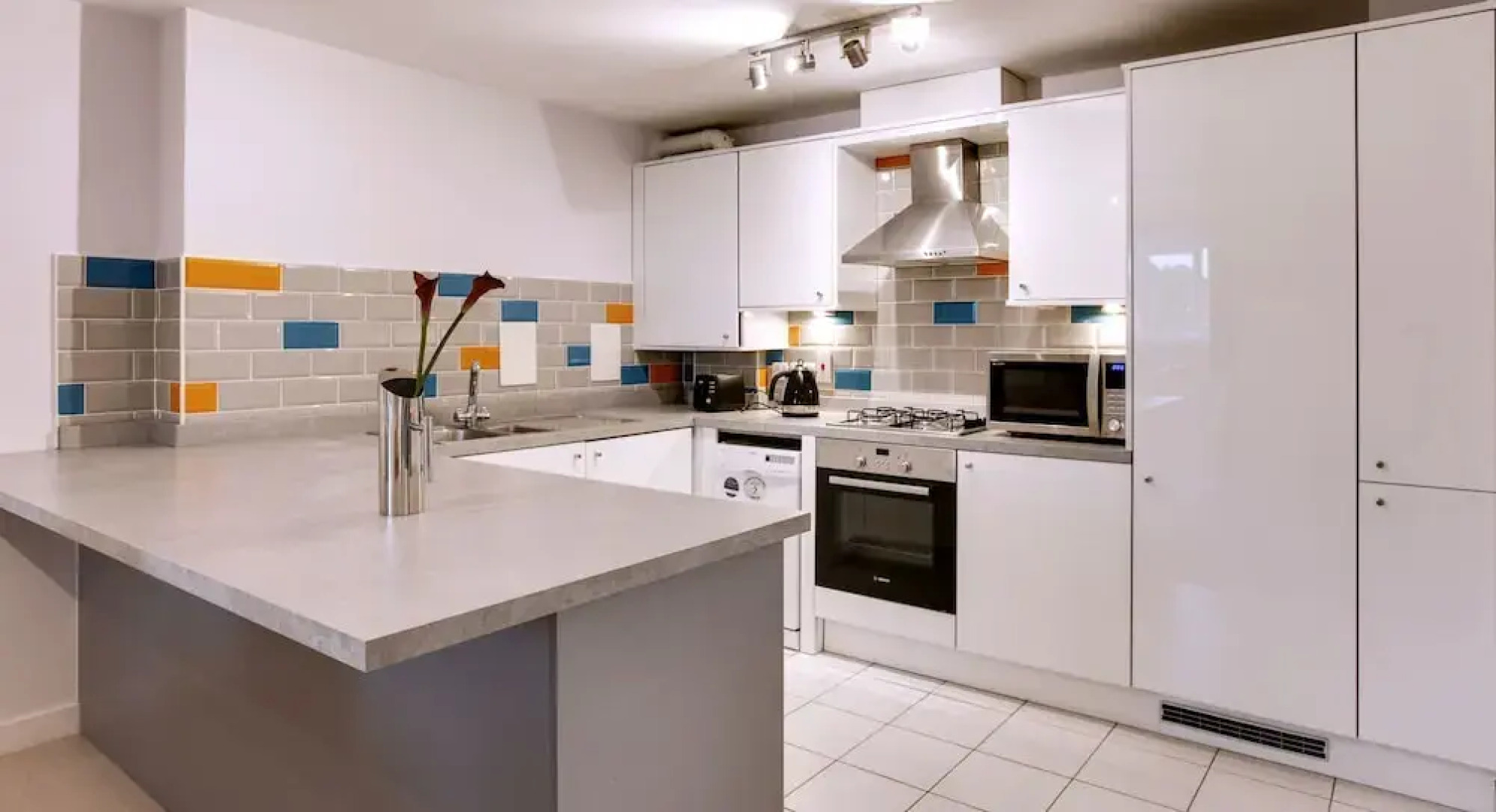 BookedUK - Penthouse 3 Bedroom Apartment