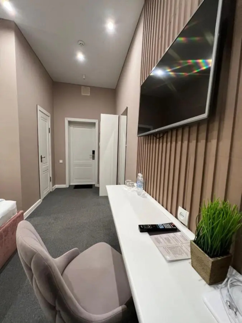 Hotel Nomad (Номад)