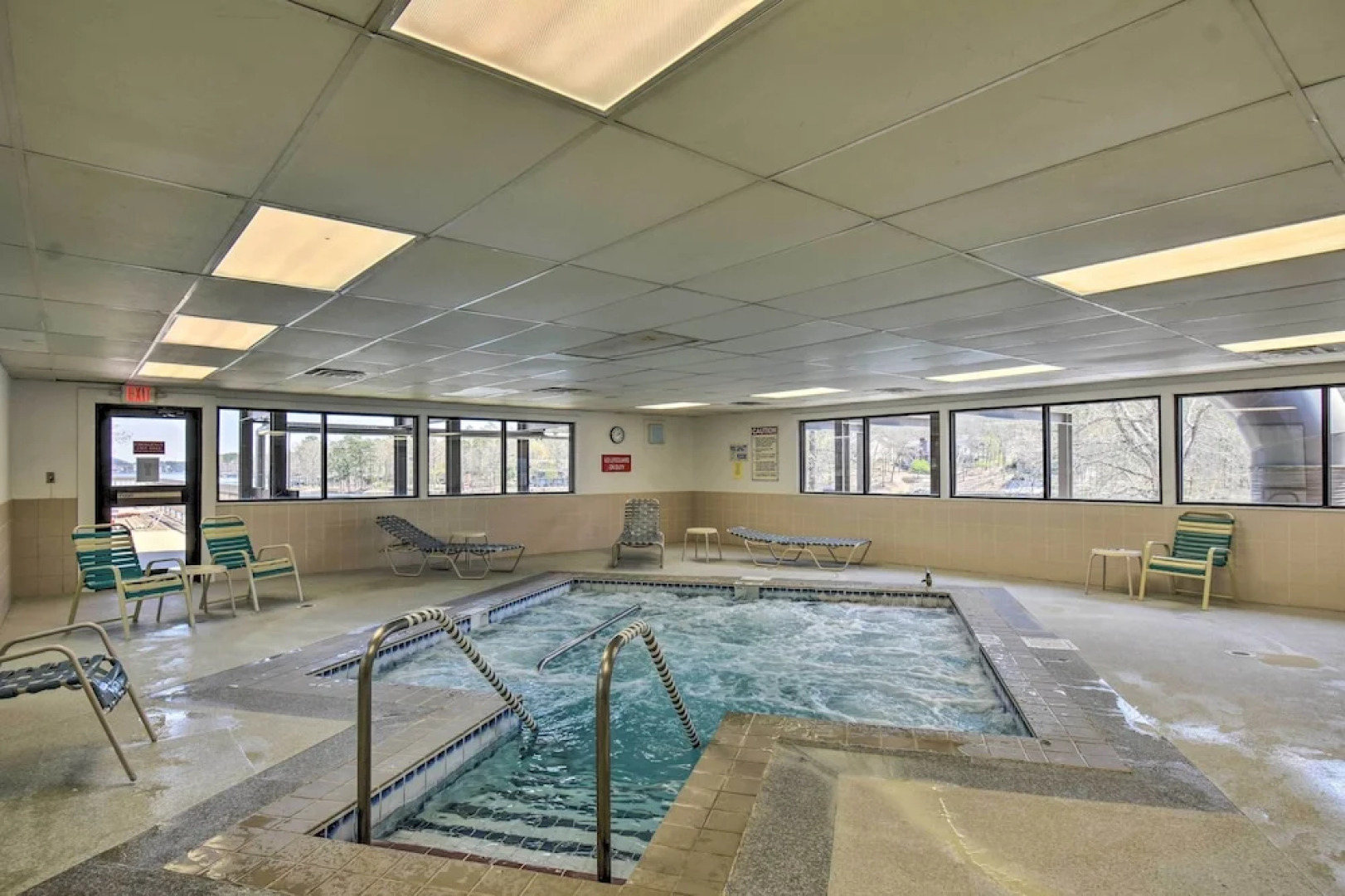 Fire Pit & Grill: Tranquil Retreat in Hot Springs