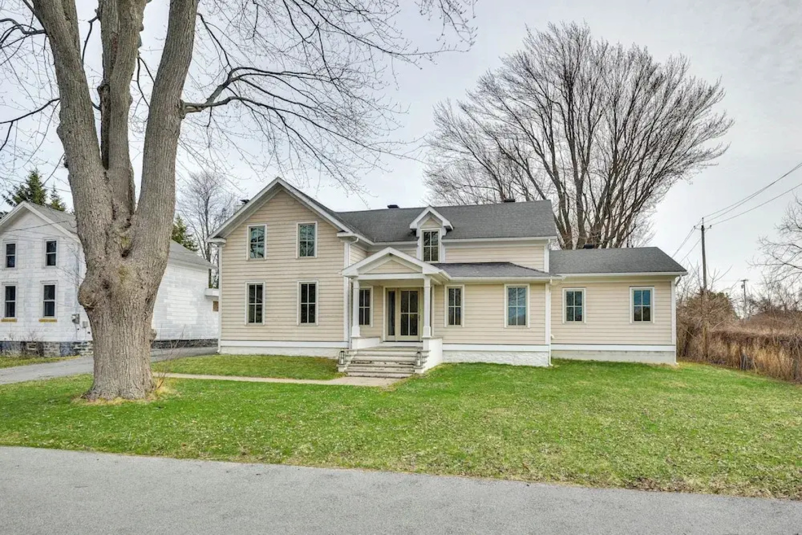 3 Blocks to Lake Ontario: Getaway in Cape Vincent!