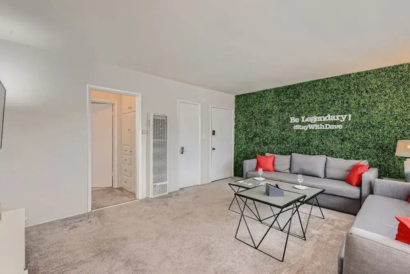 Walk to Beach - King Apt In 1 Area - AC